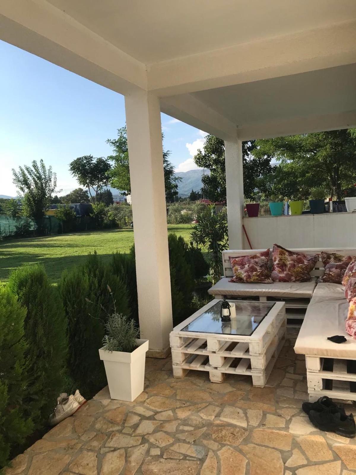 Apartments Vila Sara M ウルツィニ エクステリア 写真