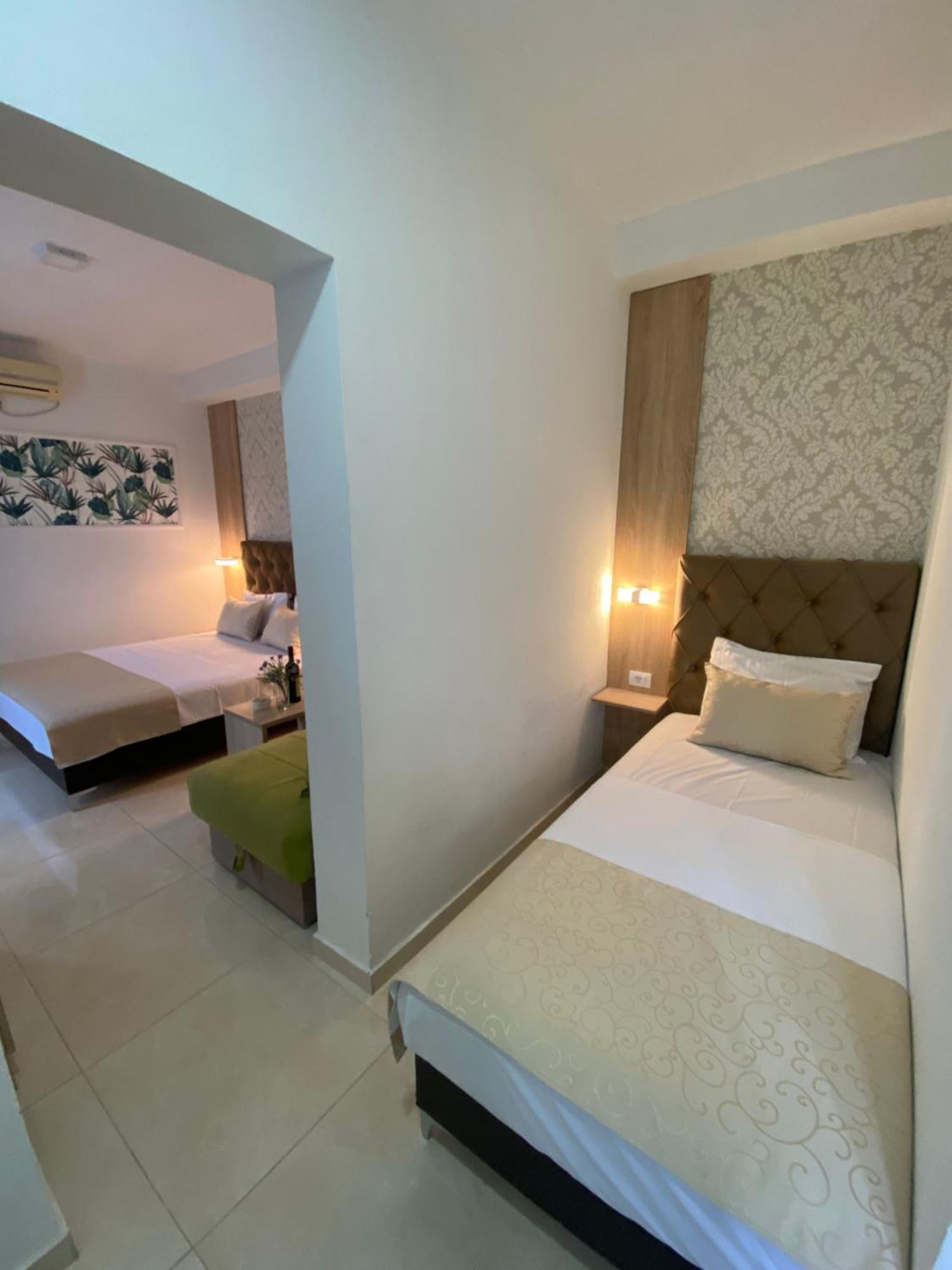 Apartments Vila Sara M ウルツィニ エクステリア 写真