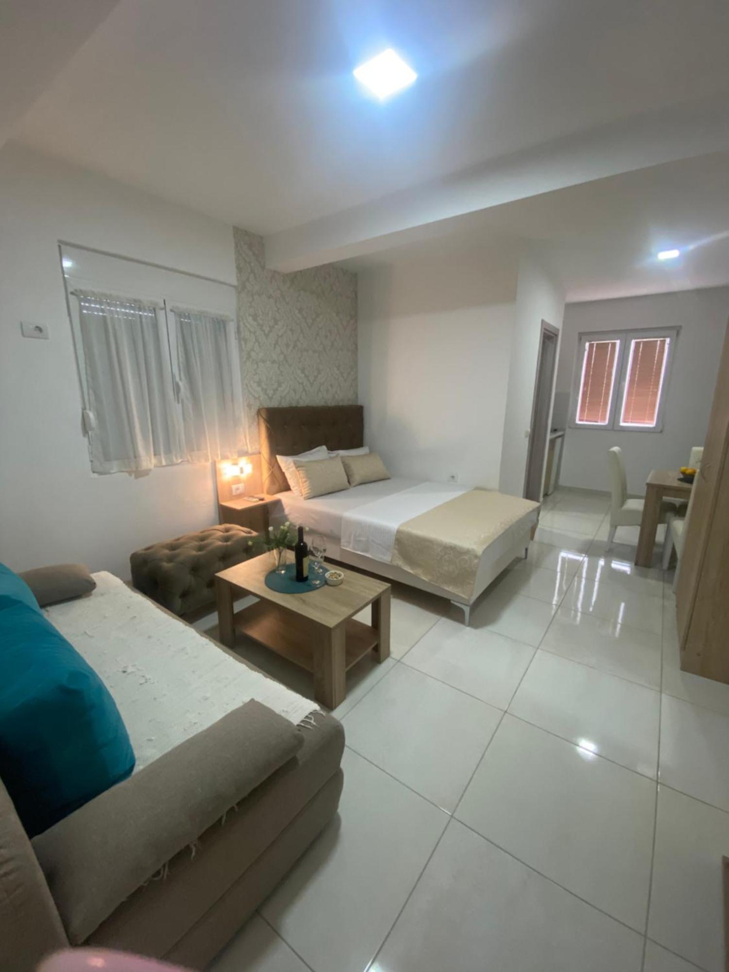 Apartments Vila Sara M ウルツィニ エクステリア 写真