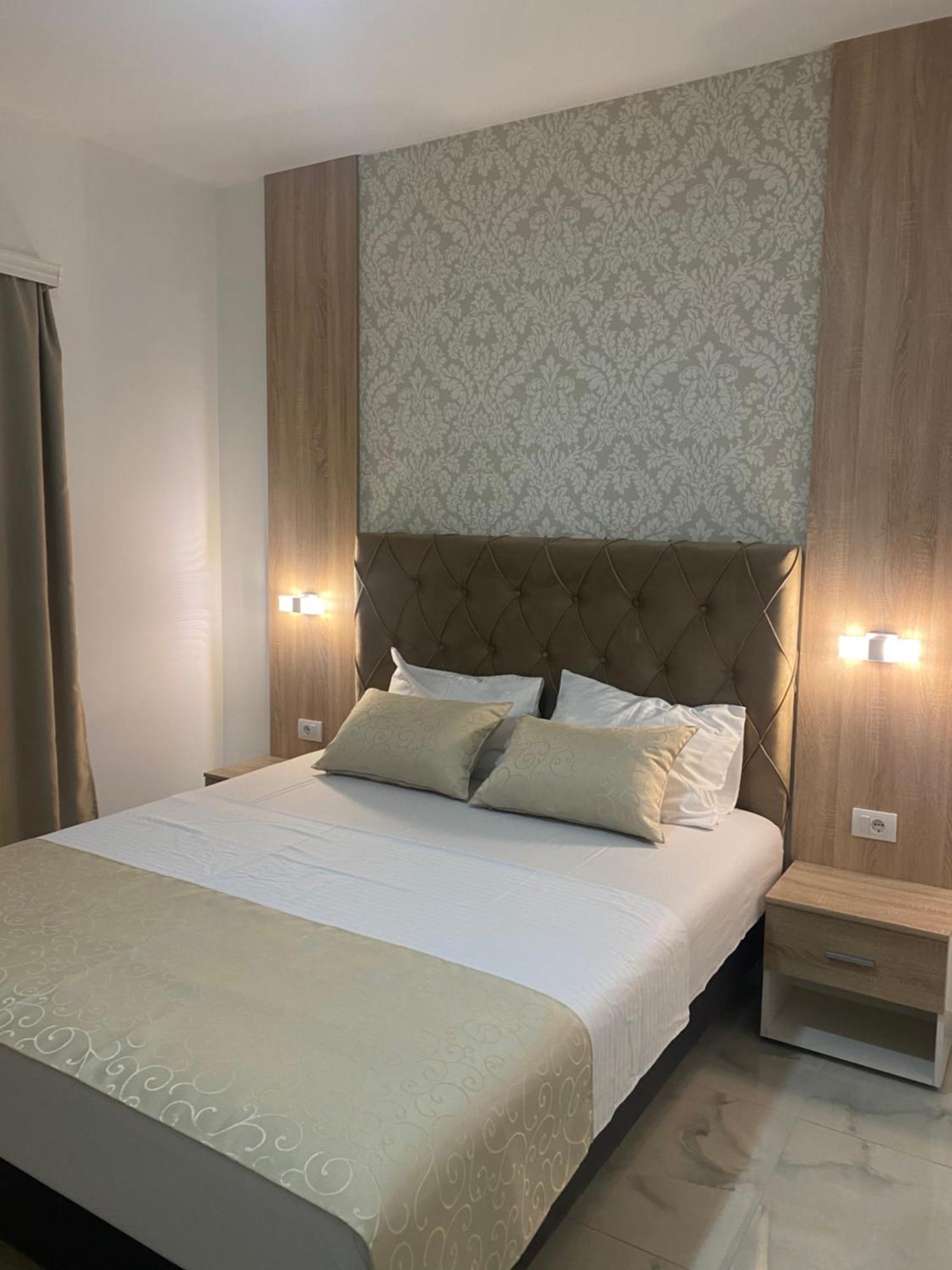Apartments Vila Sara M ウルツィニ エクステリア 写真