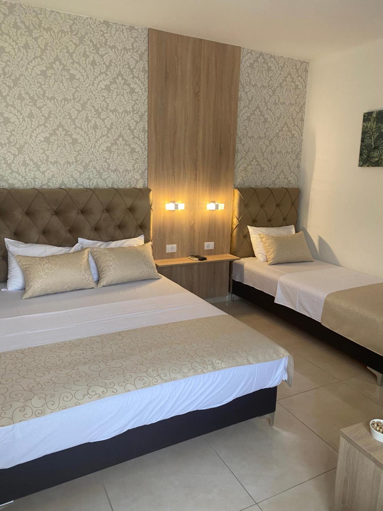 Apartments Vila Sara M ウルツィニ エクステリア 写真