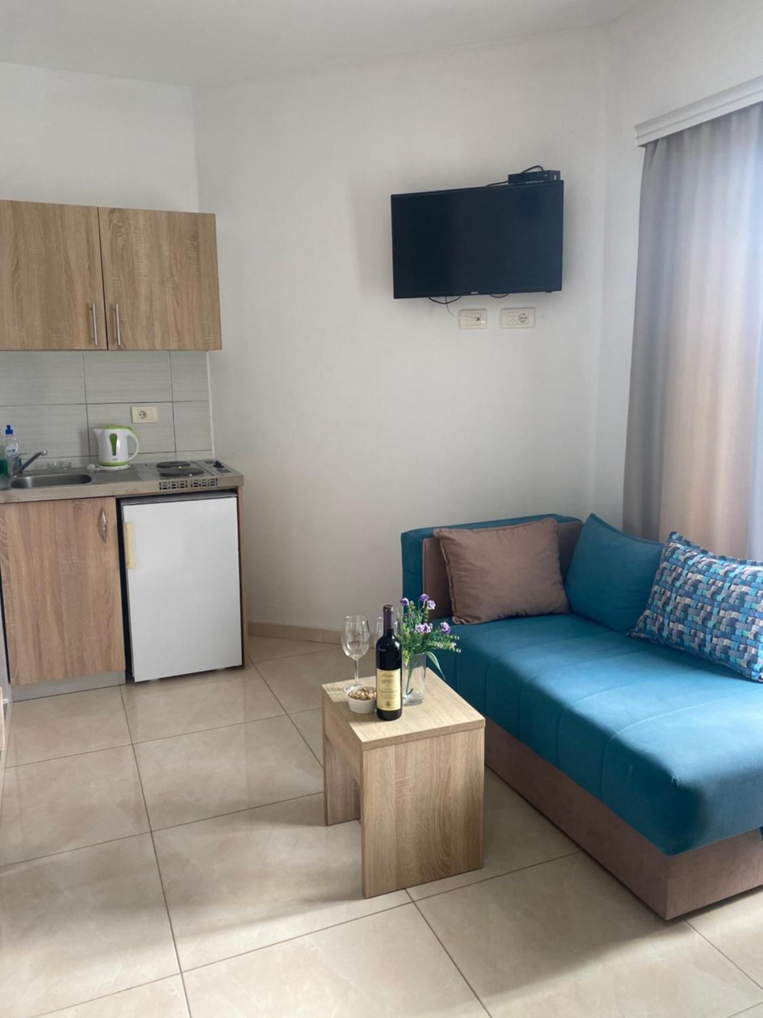 Apartments Vila Sara M ウルツィニ エクステリア 写真